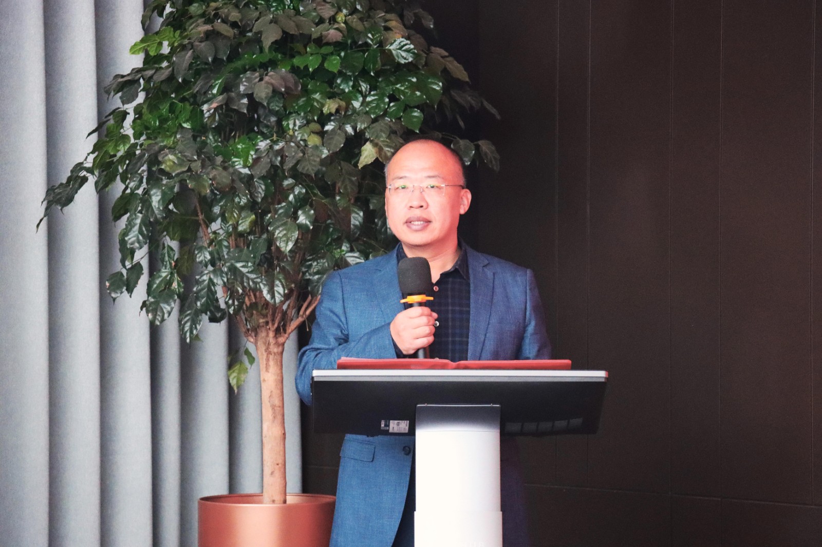 1737382971500979.jpg IMG_31-(0-01-36-12)(轻微美颜,眉毛加深一点点).jpg